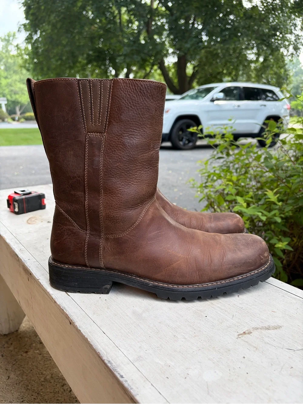 Cole Haan – Men’s Waterproof Leather Pull-On Lug Boots Nike Air – Brown – Sz. 10